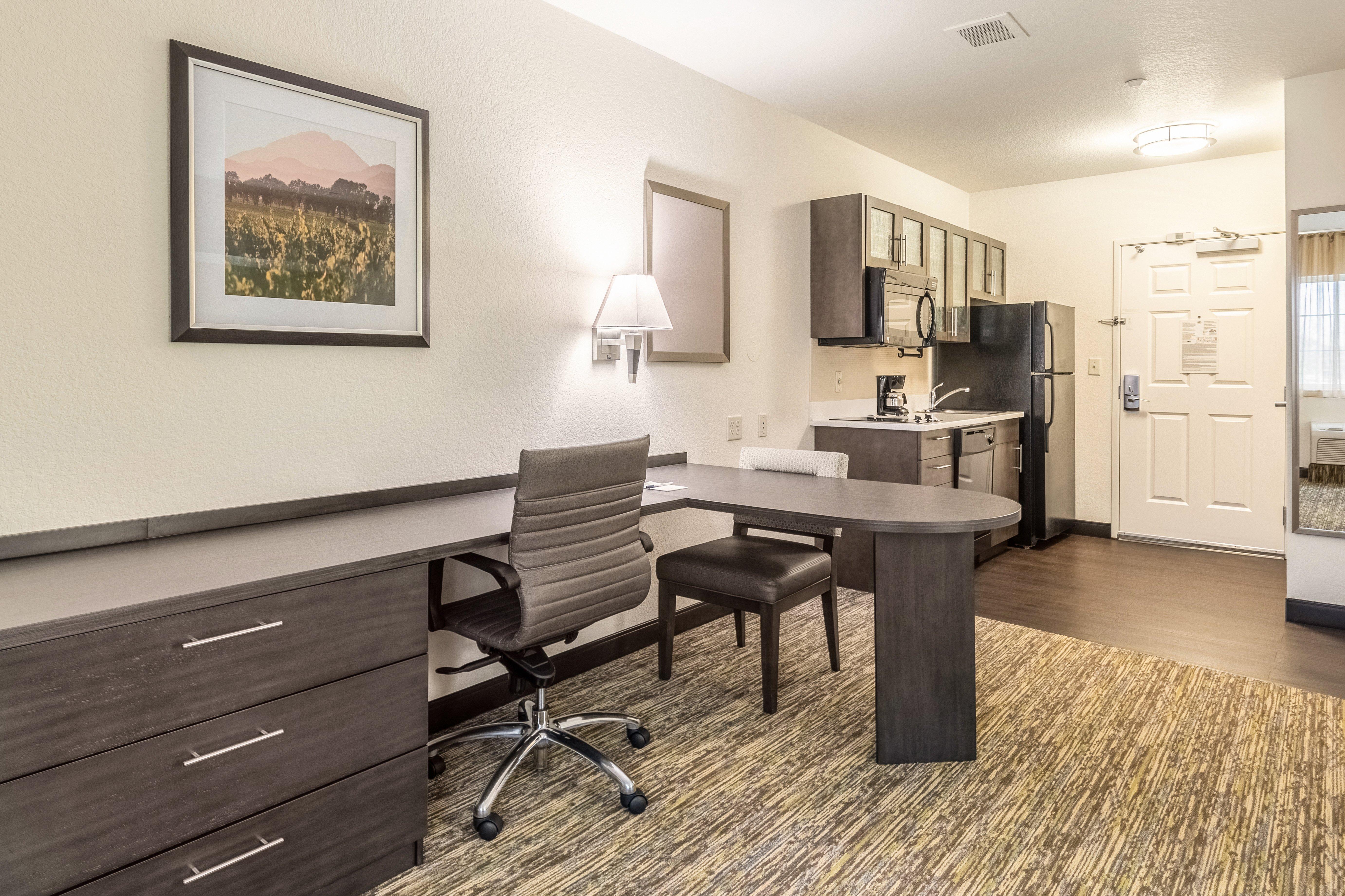 Candlewood Suites Portland Airport By Ihg Екстериор снимка