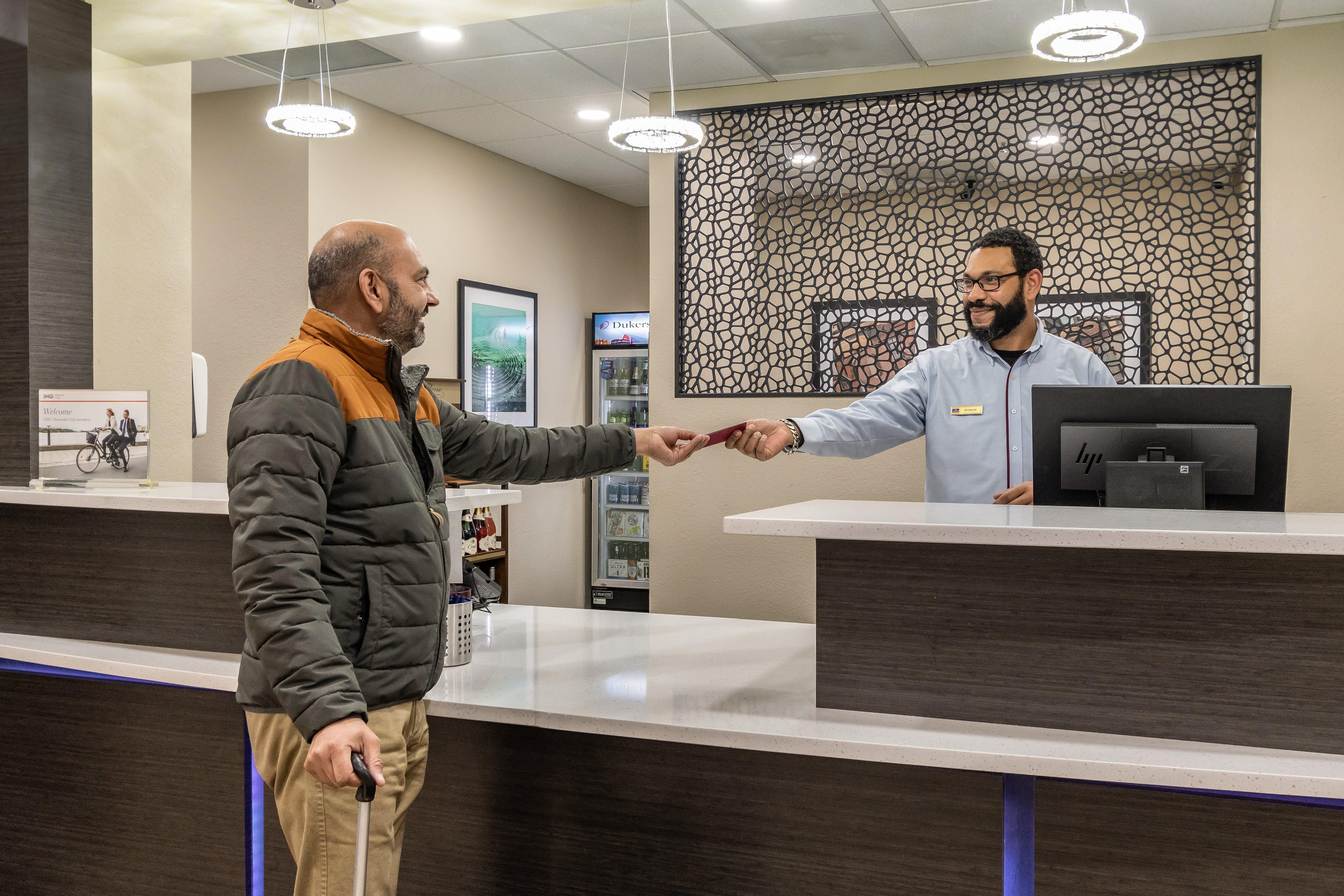 Candlewood Suites Portland Airport By Ihg Екстериор снимка