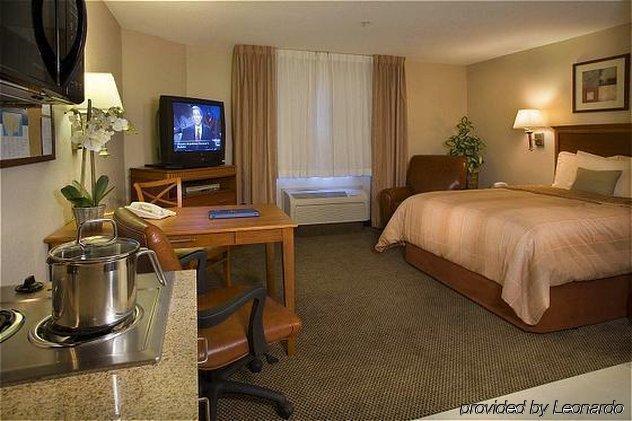 Candlewood Suites Portland Airport By Ihg Стая снимка